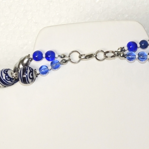 Blue and white beaded double strand necklace - Picture 3 of 4